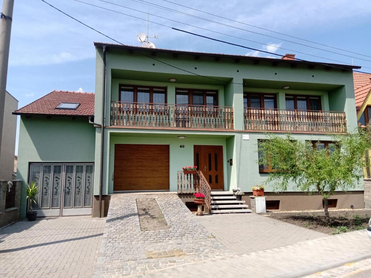 U Hradeb Apartment Mikulov Ngoại thất bức ảnh